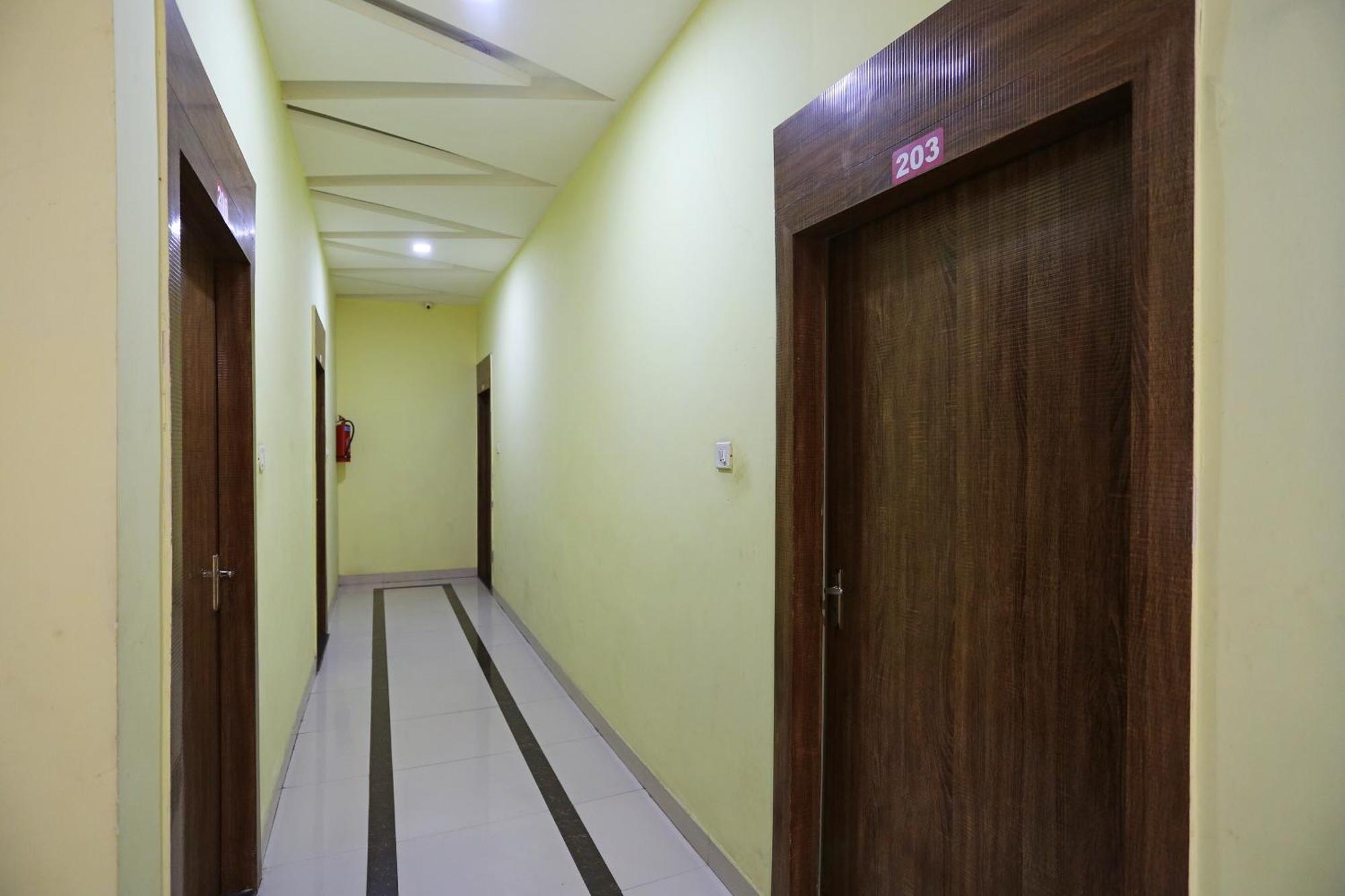 Collection O Hotel Pearl Raipur  Bagian luar foto